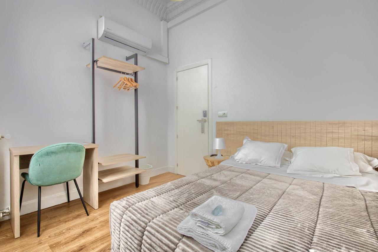 Hostal Besaya Мадрид Екстериор снимка