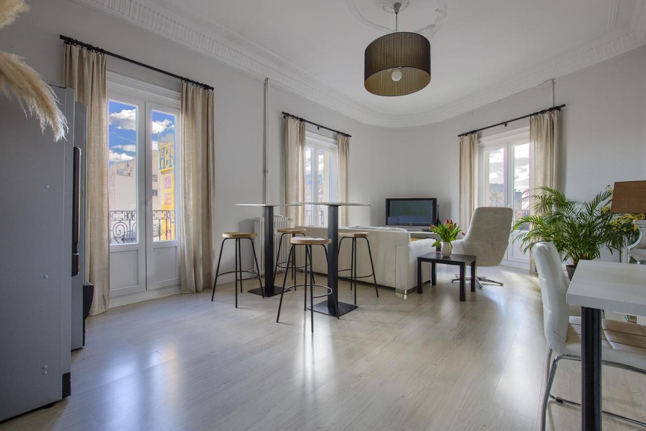 Hostal Besaya Мадрид Екстериор снимка