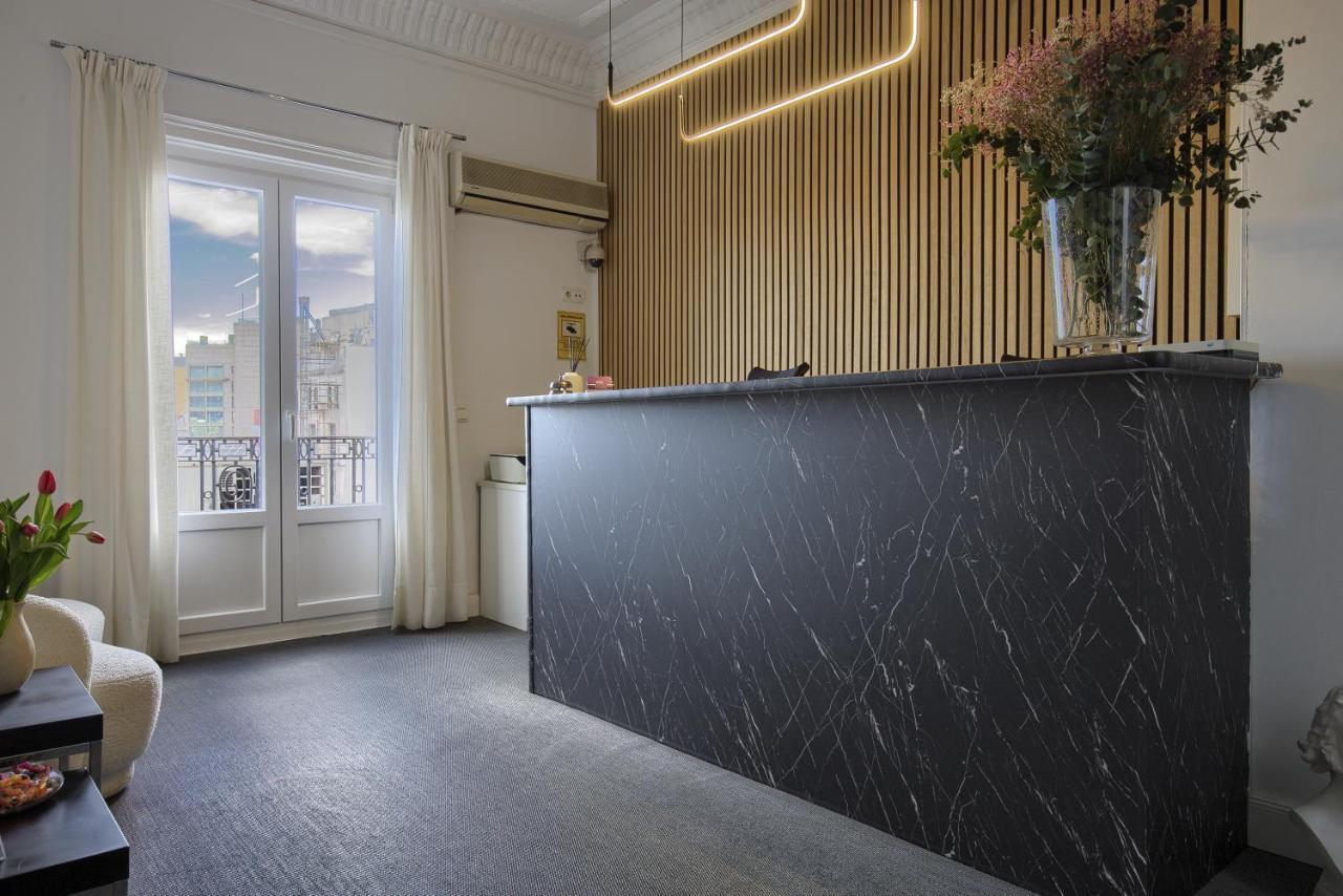 Hostal Besaya Мадрид Екстериор снимка