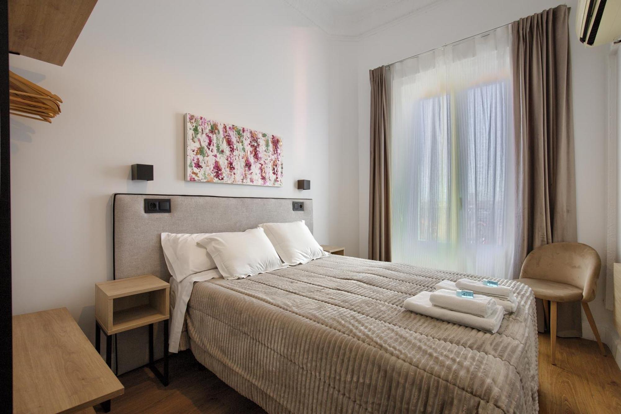Hostal Besaya Мадрид Екстериор снимка