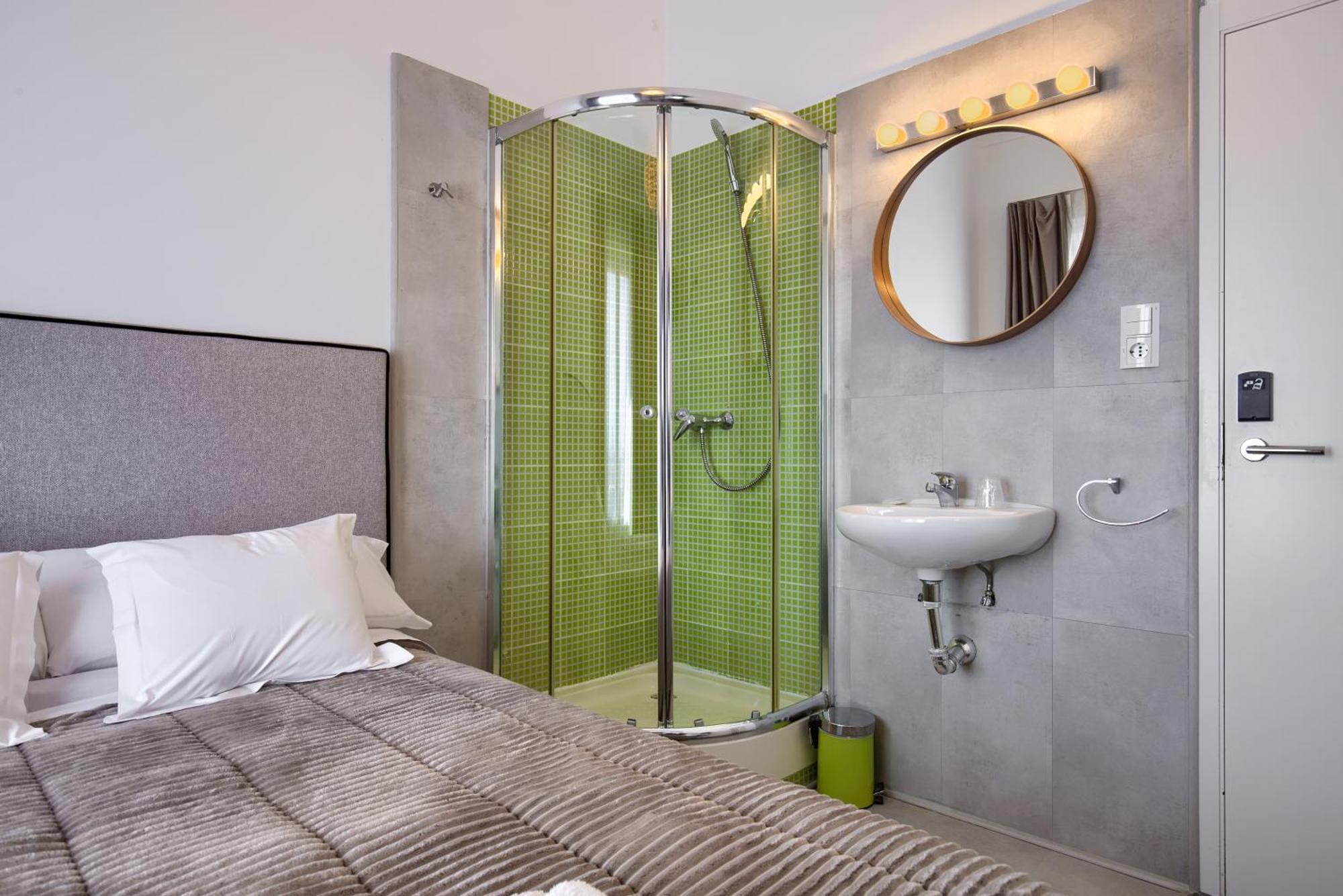Hostal Besaya Мадрид Екстериор снимка