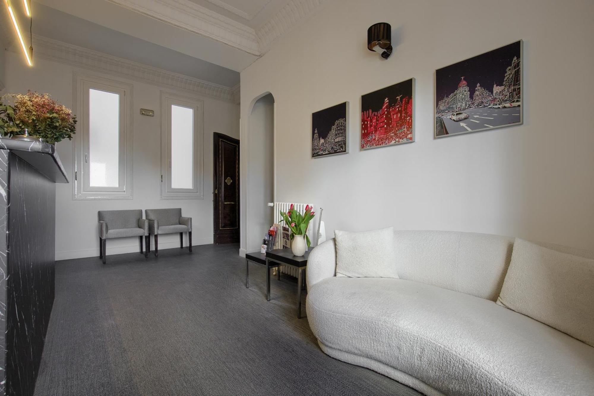 Hostal Besaya Мадрид Екстериор снимка