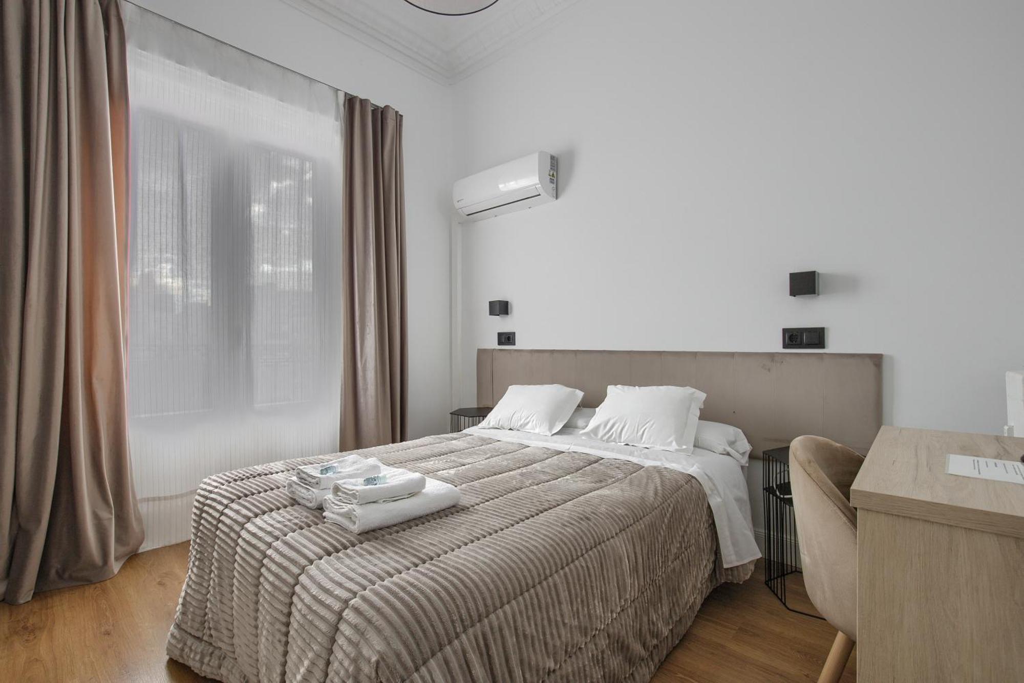 Hostal Besaya Мадрид Екстериор снимка