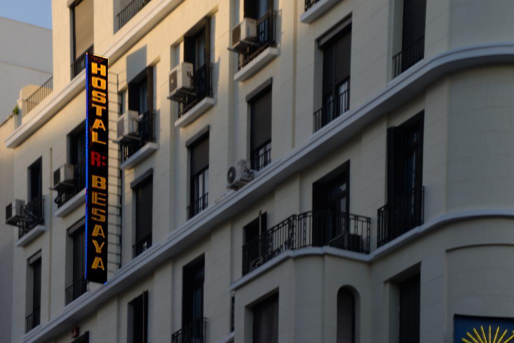 Hostal Besaya Мадрид Екстериор снимка